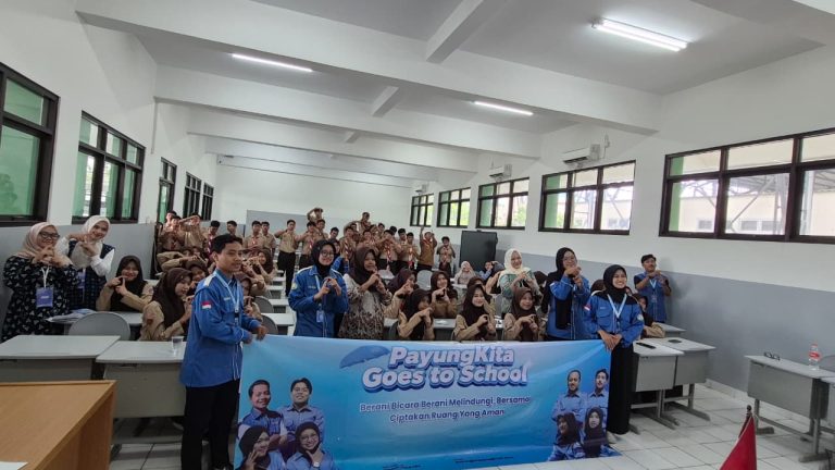 SISWA SMA ISLAM SULTAN AGUNG 3 MENGIKUTI SOSIALISASI PENCEGAHAN PELECEHAN SEKSUAL???